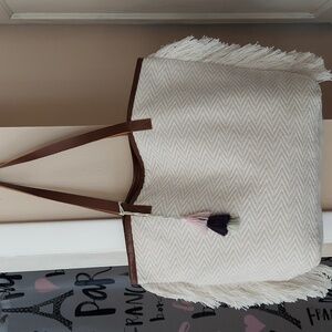 Nalini Off-White Boho Chic Herringbone Chevron Print Fringe Nnit Tassel Tote Bag